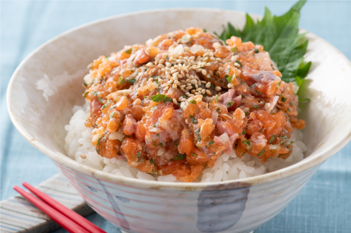 ふくい名水サーモンのなめろう丼