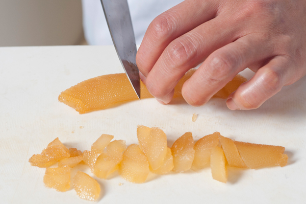 数の子を小さく切る。Aの調味料を合わせ甘酢を作る。