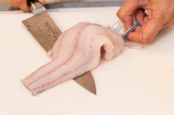 真鱈は、皮と骨を除く。